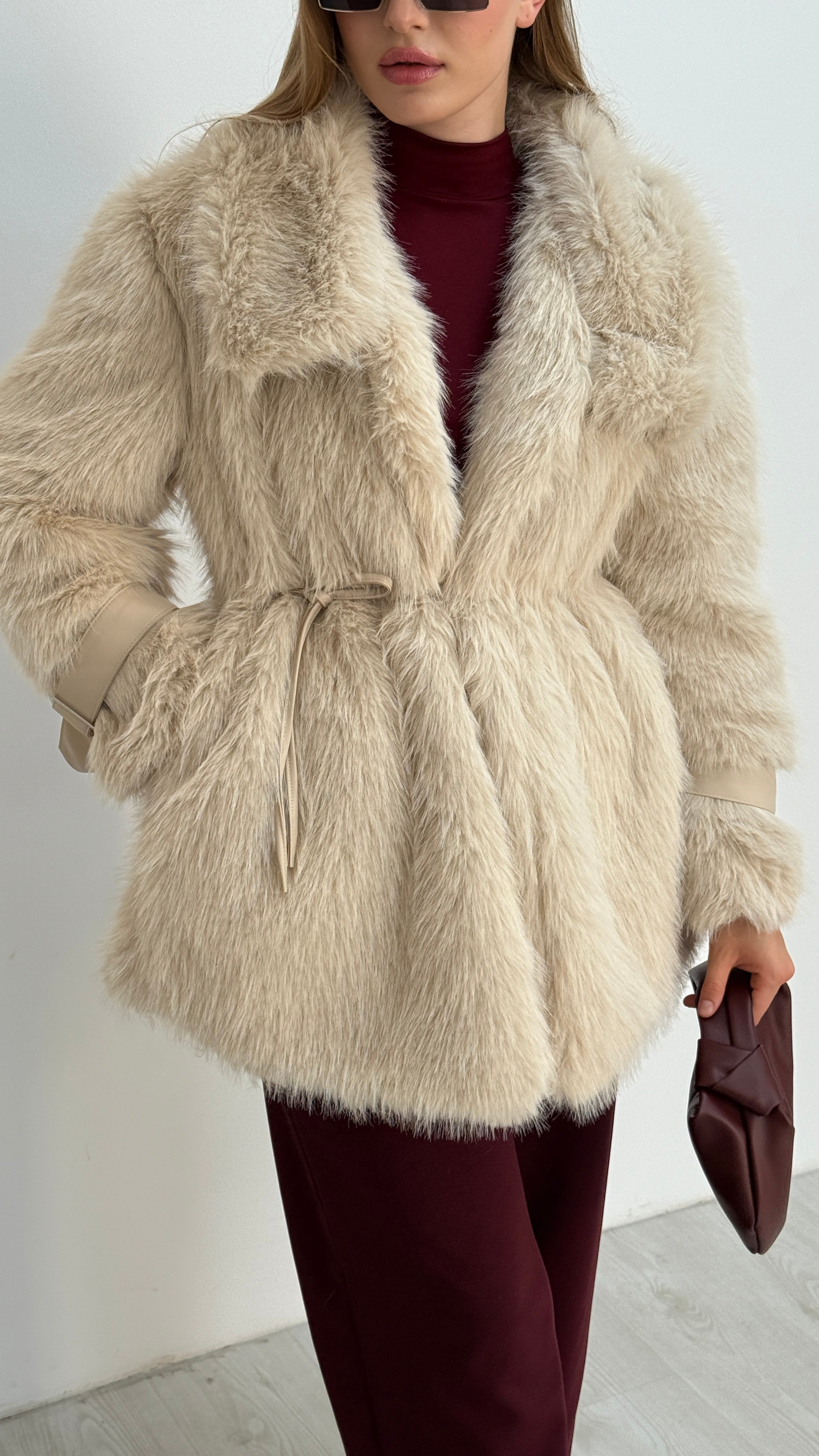 Ceket Yaka Yumuşak Doku Deri Kol Kemerli Kuşaklı Kürk Mont