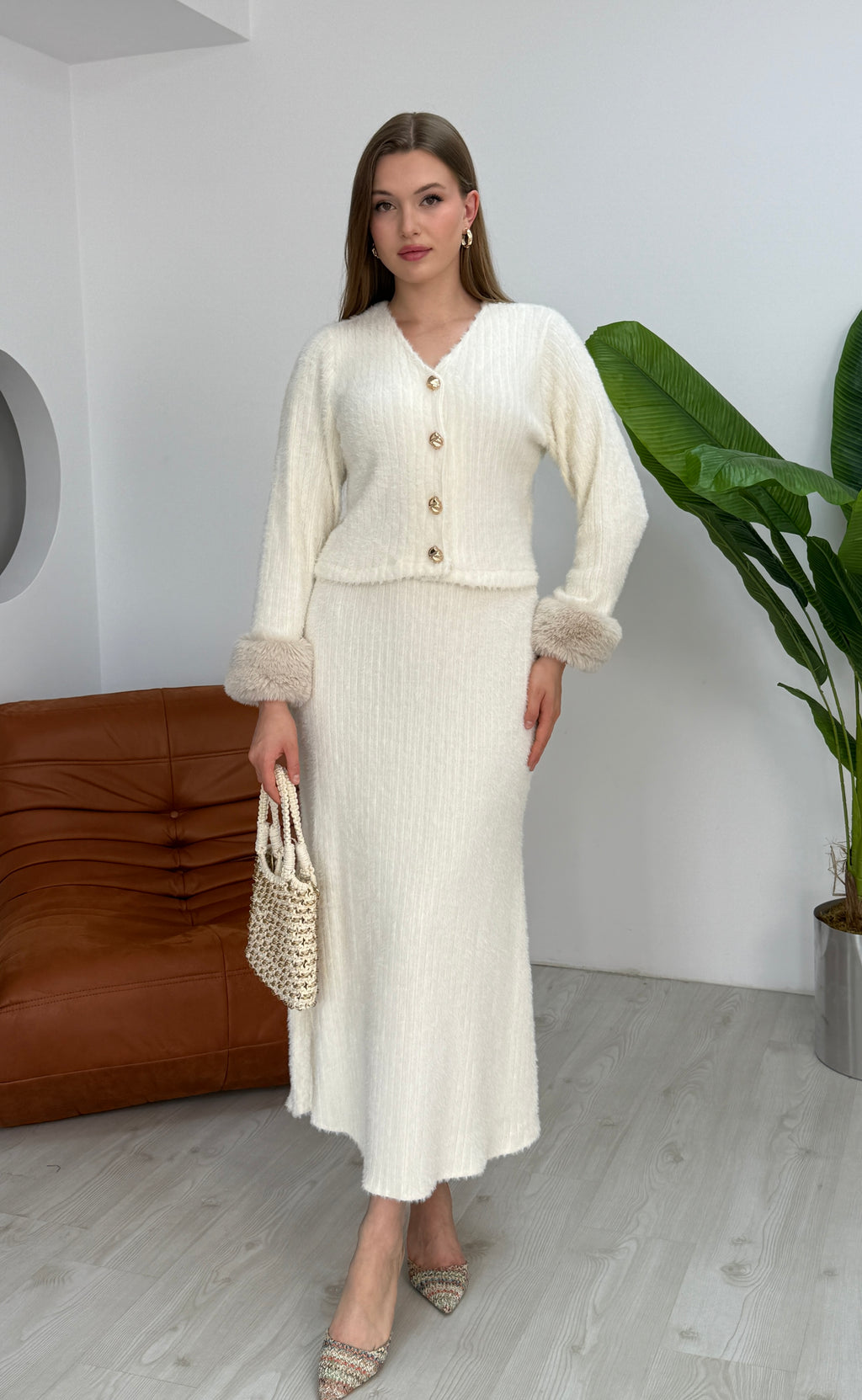 Yumuşak Doku Kürk Bilek Detay Gold Düğmeli Takım