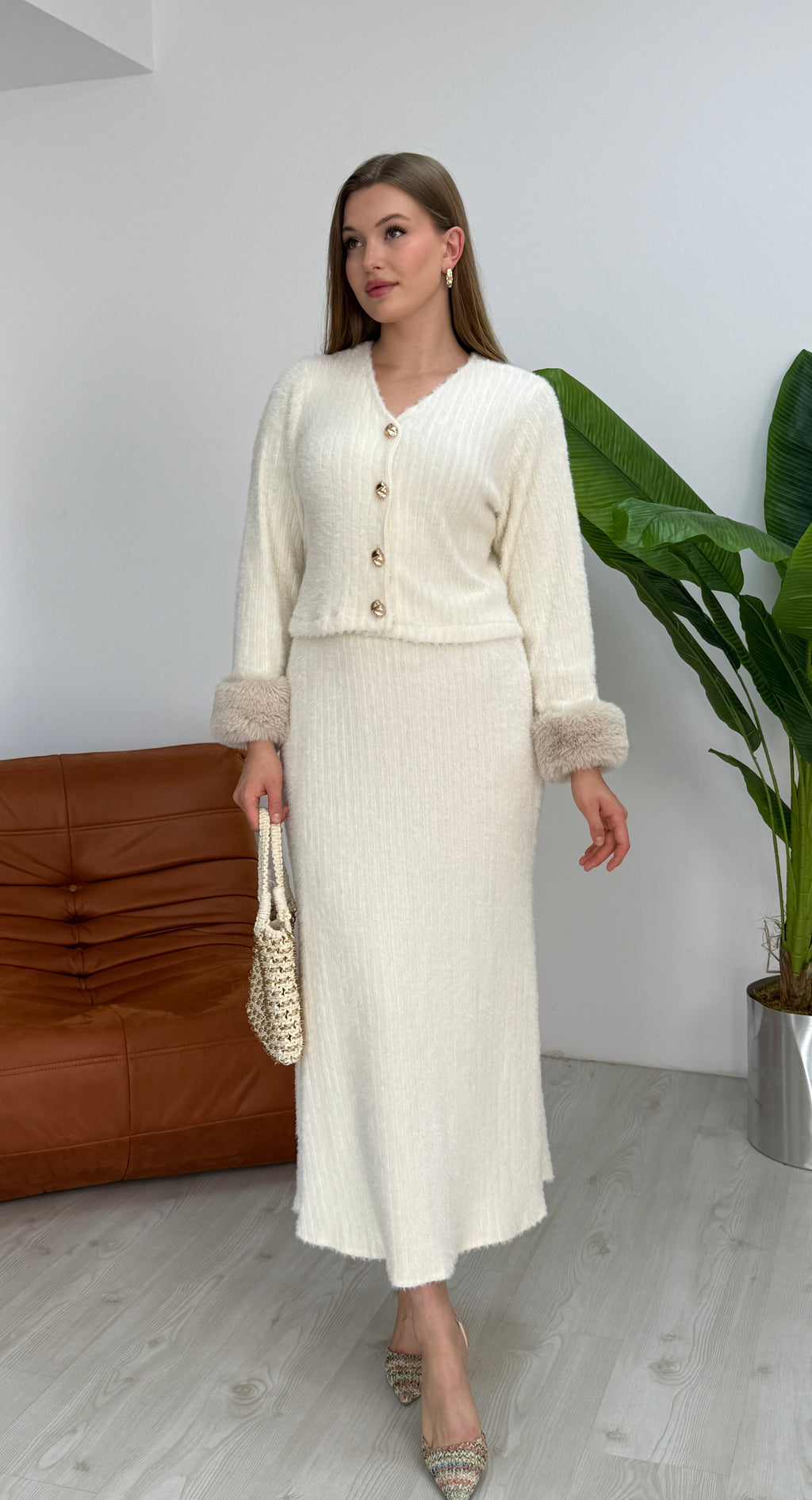 Yumuşak Doku Kürk Bilek Detay Gold Düğmeli Takım