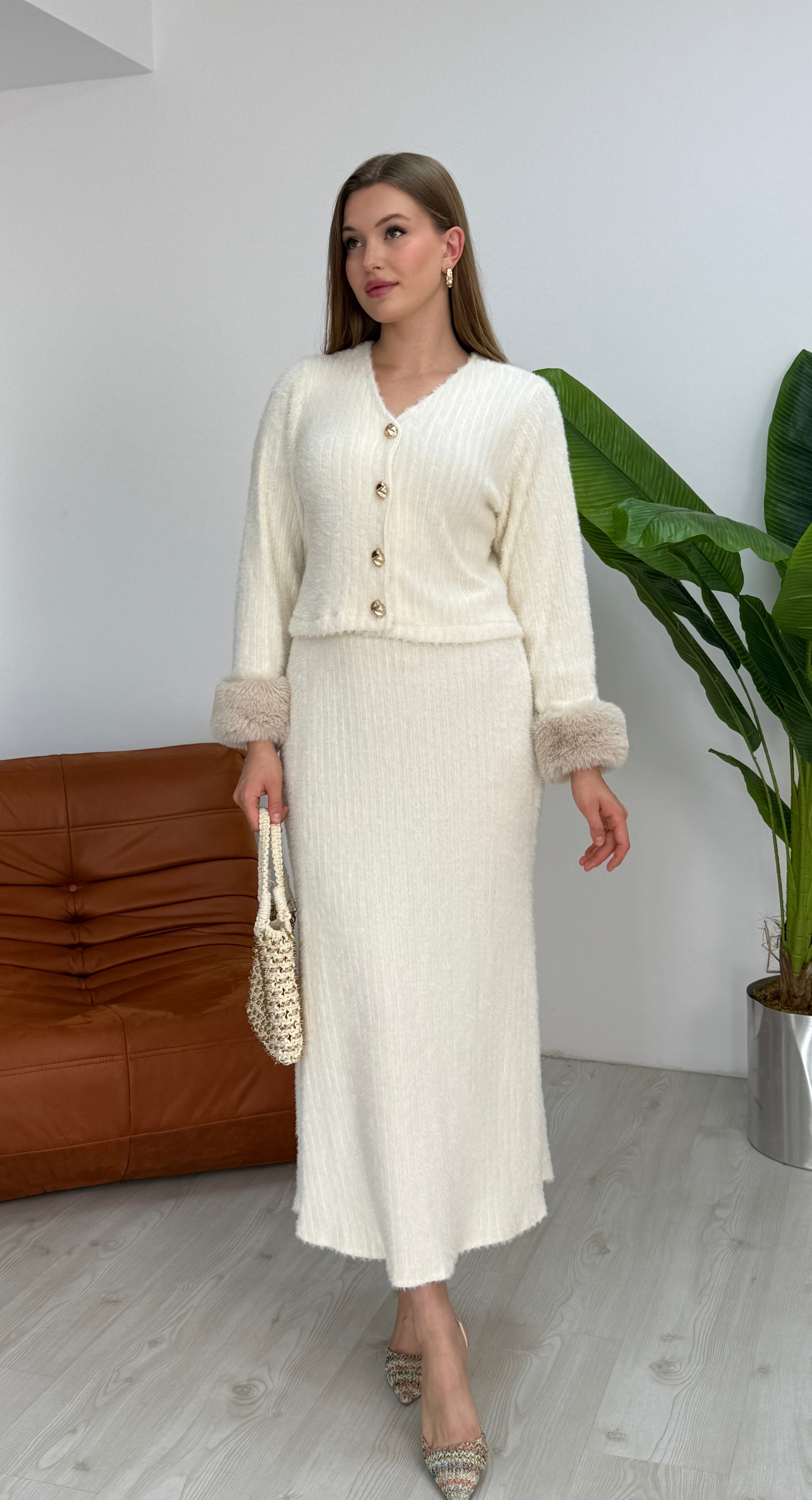 Yumuşak Doku Kürk Bilek Detay Gold Düğmeli Takım