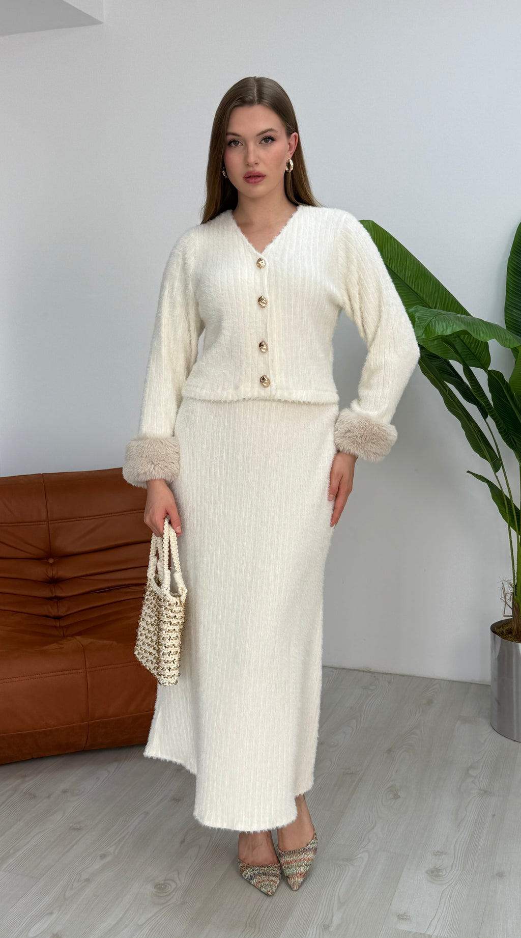 Yumuşak Doku Kürk Bilek Detay Gold Düğmeli Takım