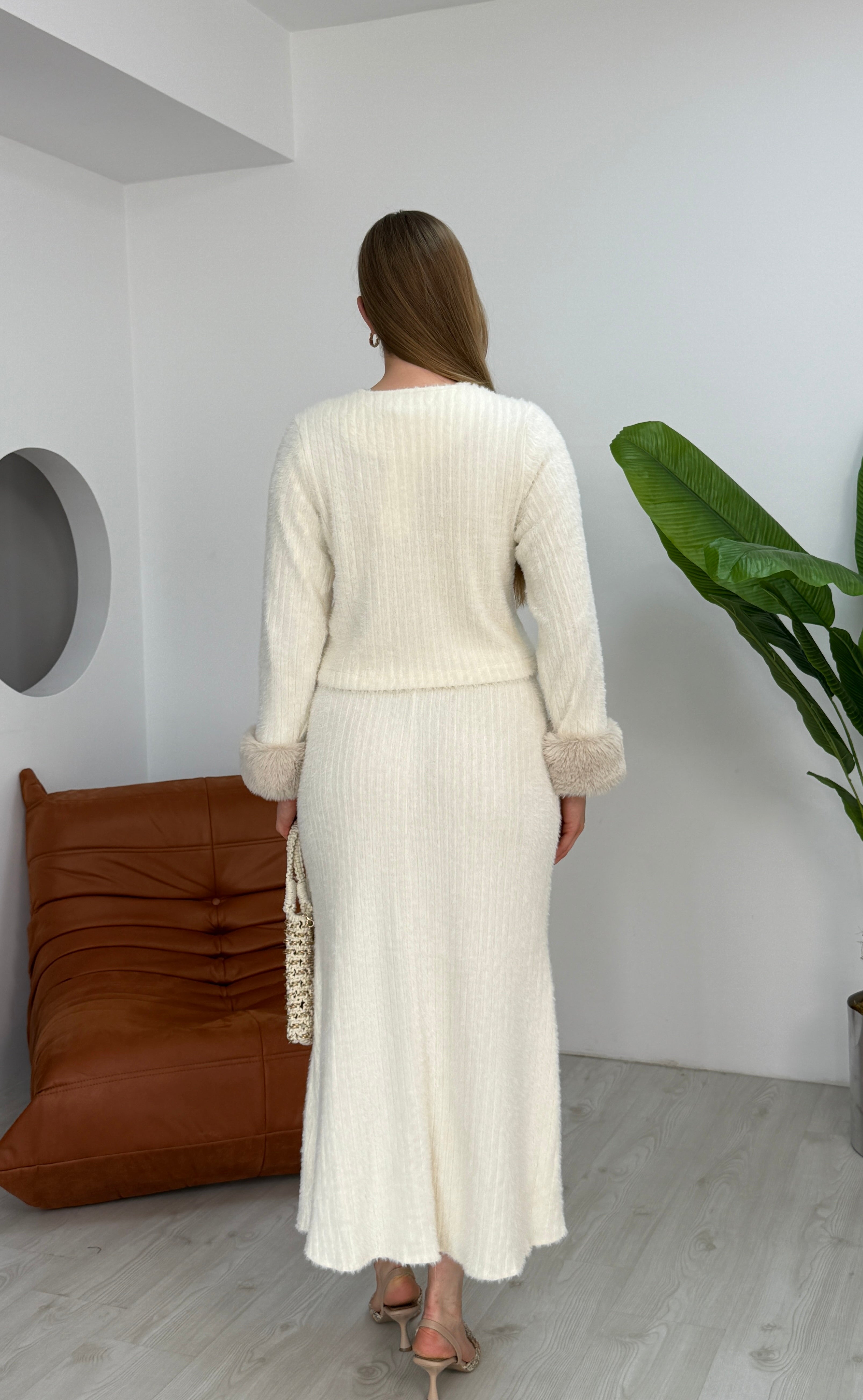 Yumuşak Doku Kürk Bilek Detay Gold Düğmeli Takım