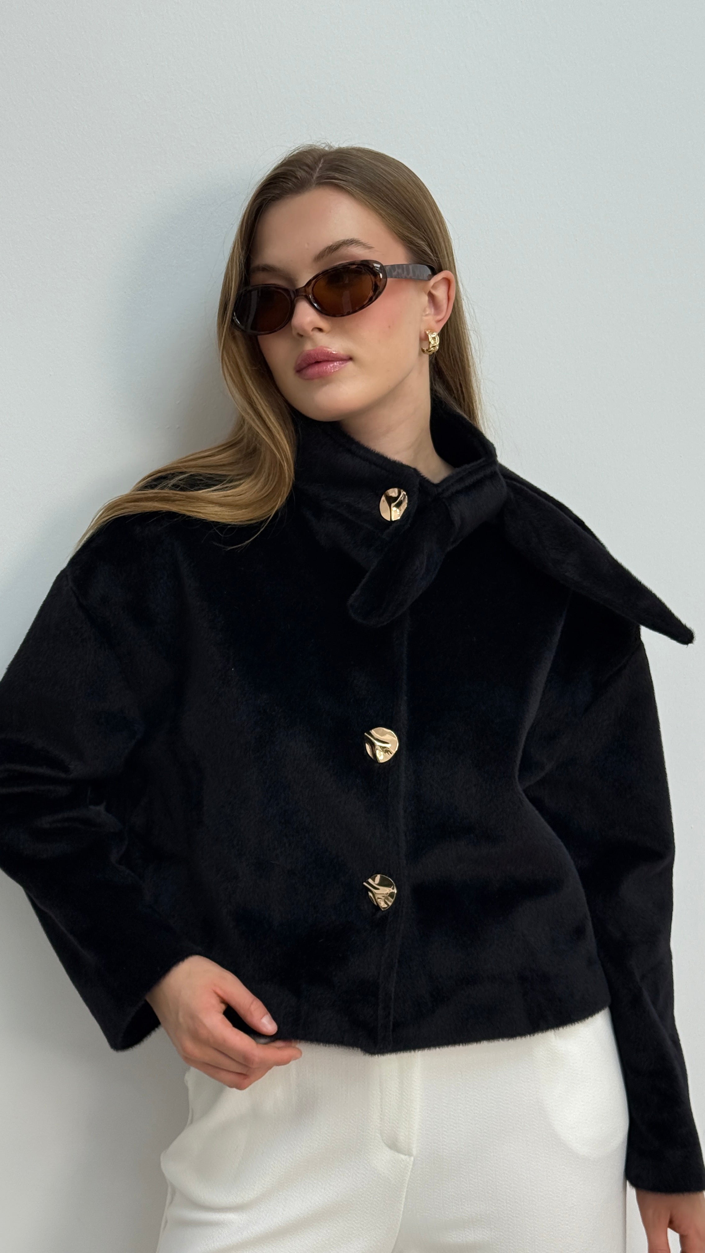 Yakası Fiyonklu Gold Düğmeli Fox Ceket Kaban